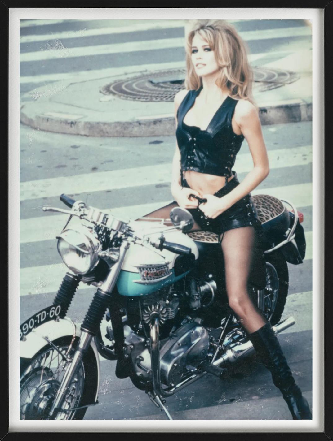 Claudia Schiffers - Hells Angels, Vélo Polaroid, Photographie Fine Art, 1989 en vente 2