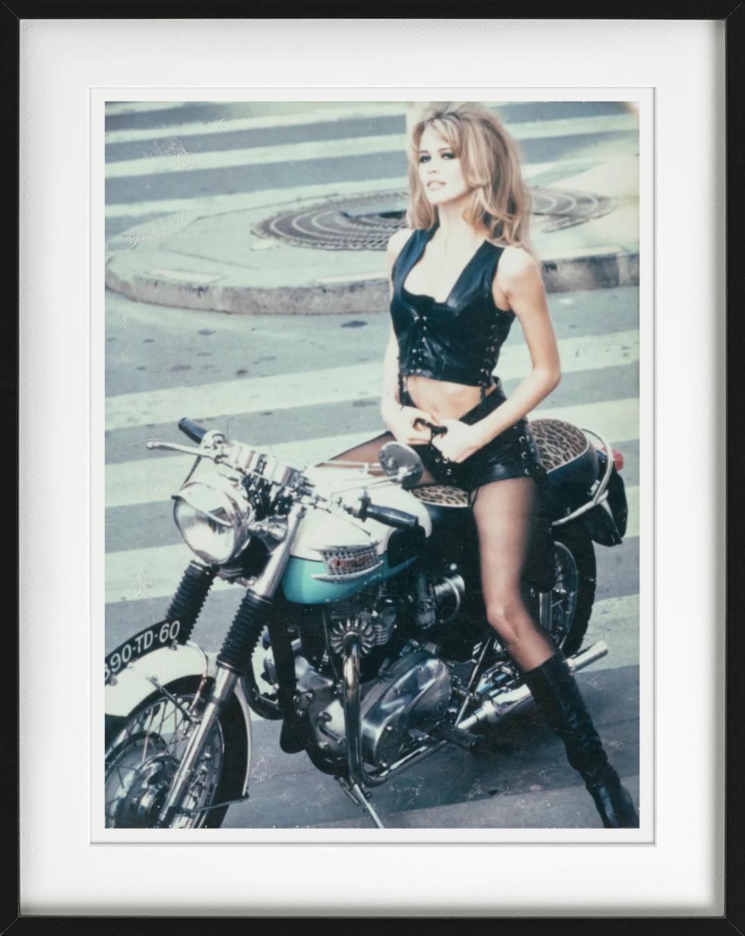 Claudia Schiffers - Hells Angels, Vélo Polaroid, Photographie Fine Art, 1989 en vente 4
