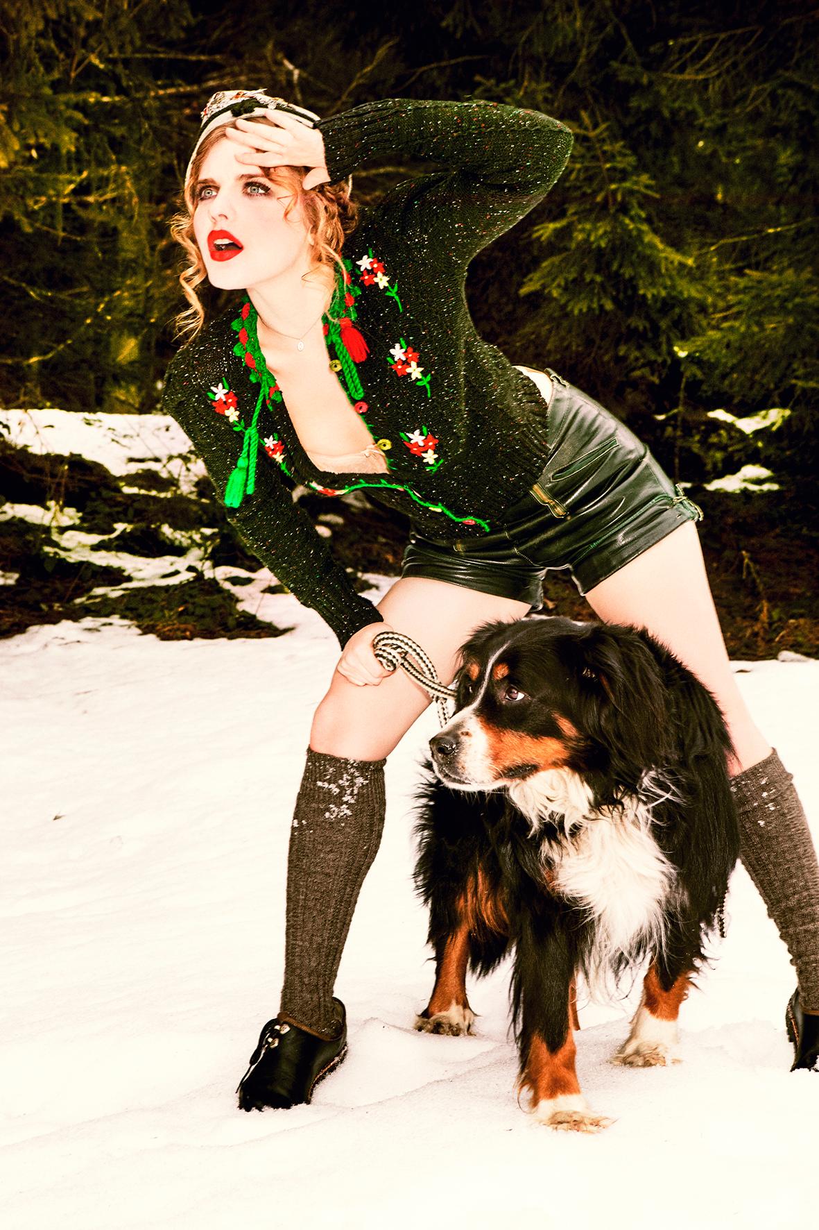 Cuddling Dog - Heimat, Fine Art Photography, 2015