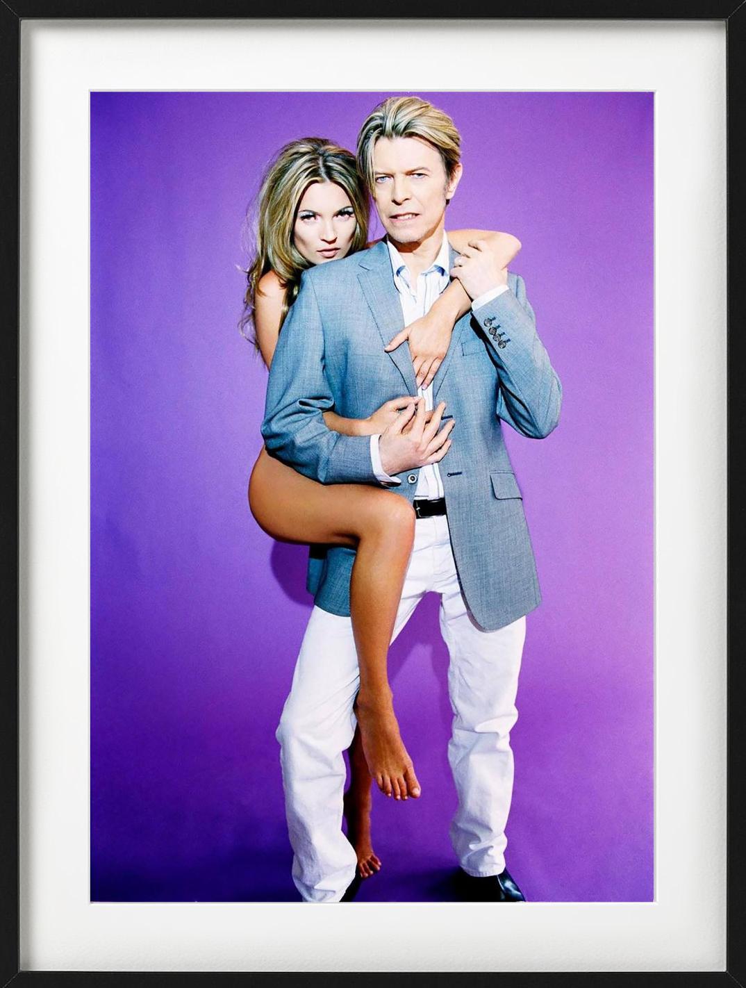 David Bowie und Kate Moss IV für das Q Magazine – Kunstfotografie, 2003 (Violett), Figurative Photograph, von Ellen von Unwerth