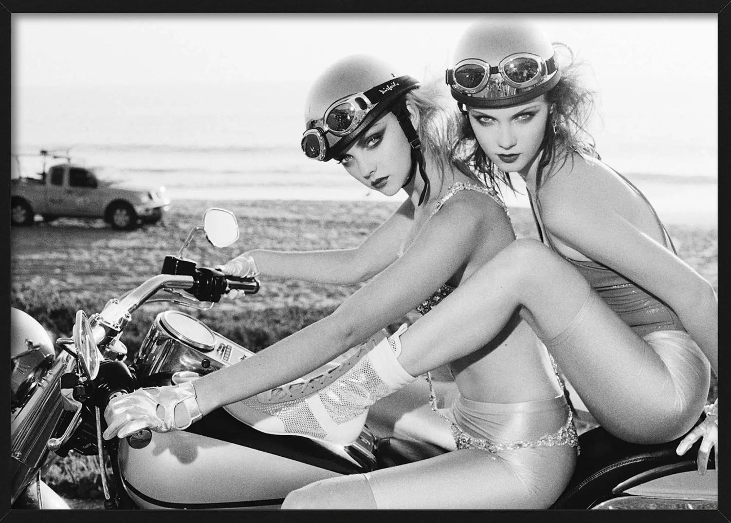Easy Riders - Gros plan sur deux femmes à moto, Fine Art Photography, 2008 en vente 1