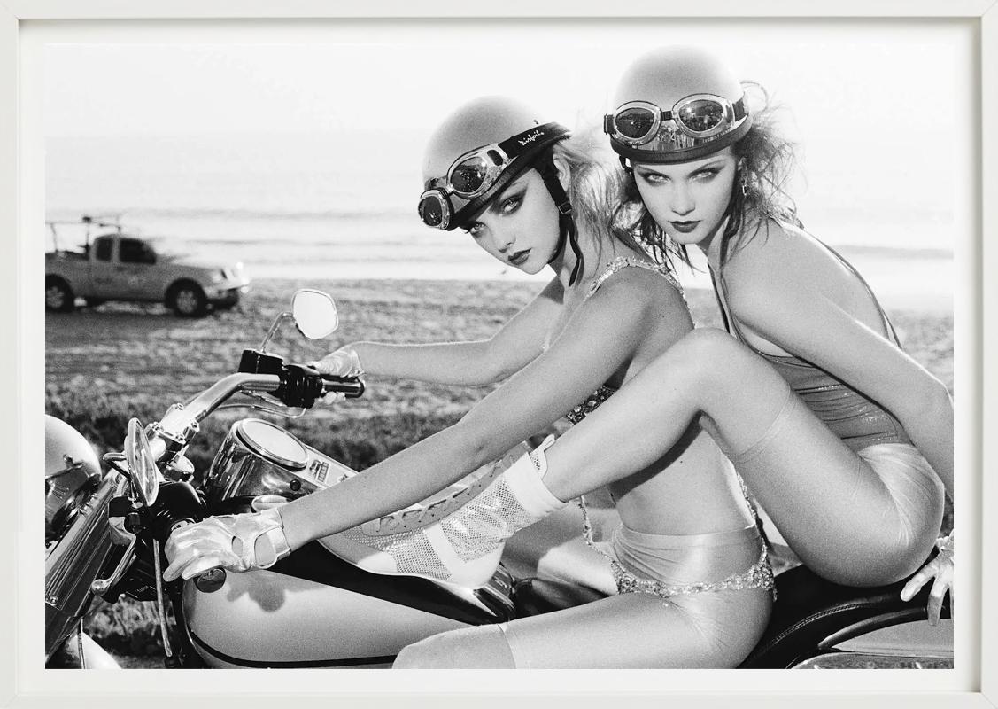 Easy Riders - Gros plan sur deux femmes à moto, Fine Art Photography, 2008 en vente 3
