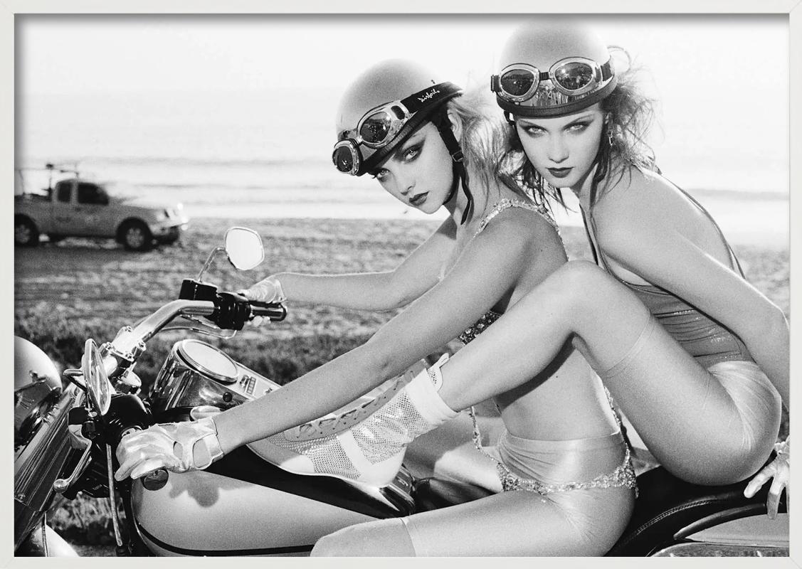 Easy Riders - Gros plan sur deux femmes à moto, Fine Art Photography, 2008 en vente 4