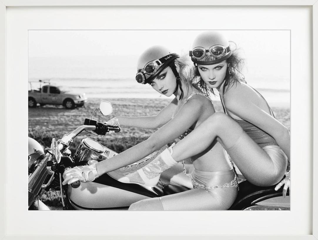 Easy Riders - Gros plan sur deux femmes à moto, Fine Art Photography, 2008 en vente 5