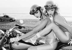 Easy Riders - Gros plan sur deux femmes à moto, Fine Art Photography, 2008