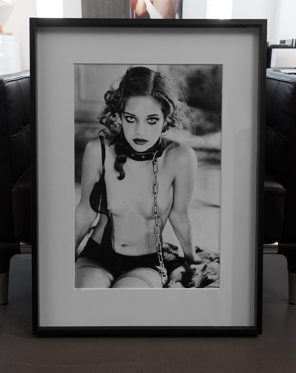 Cadena de chicas - Photograph de Ellen von Unwerth
