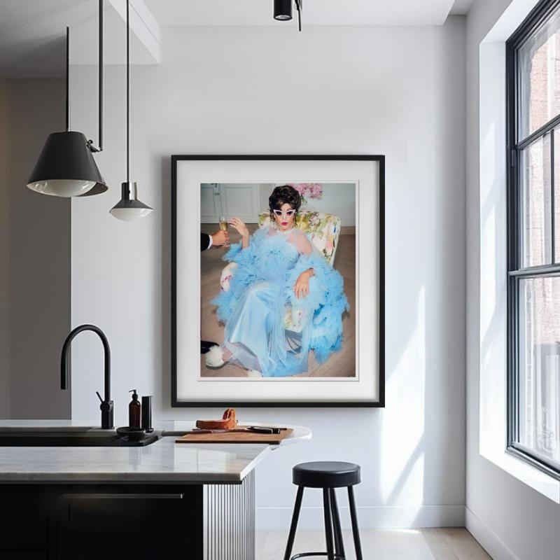 Harpers Bazaar Arabia, Joan Collins, photographie d'art - Photograph de Ellen von Unwerth