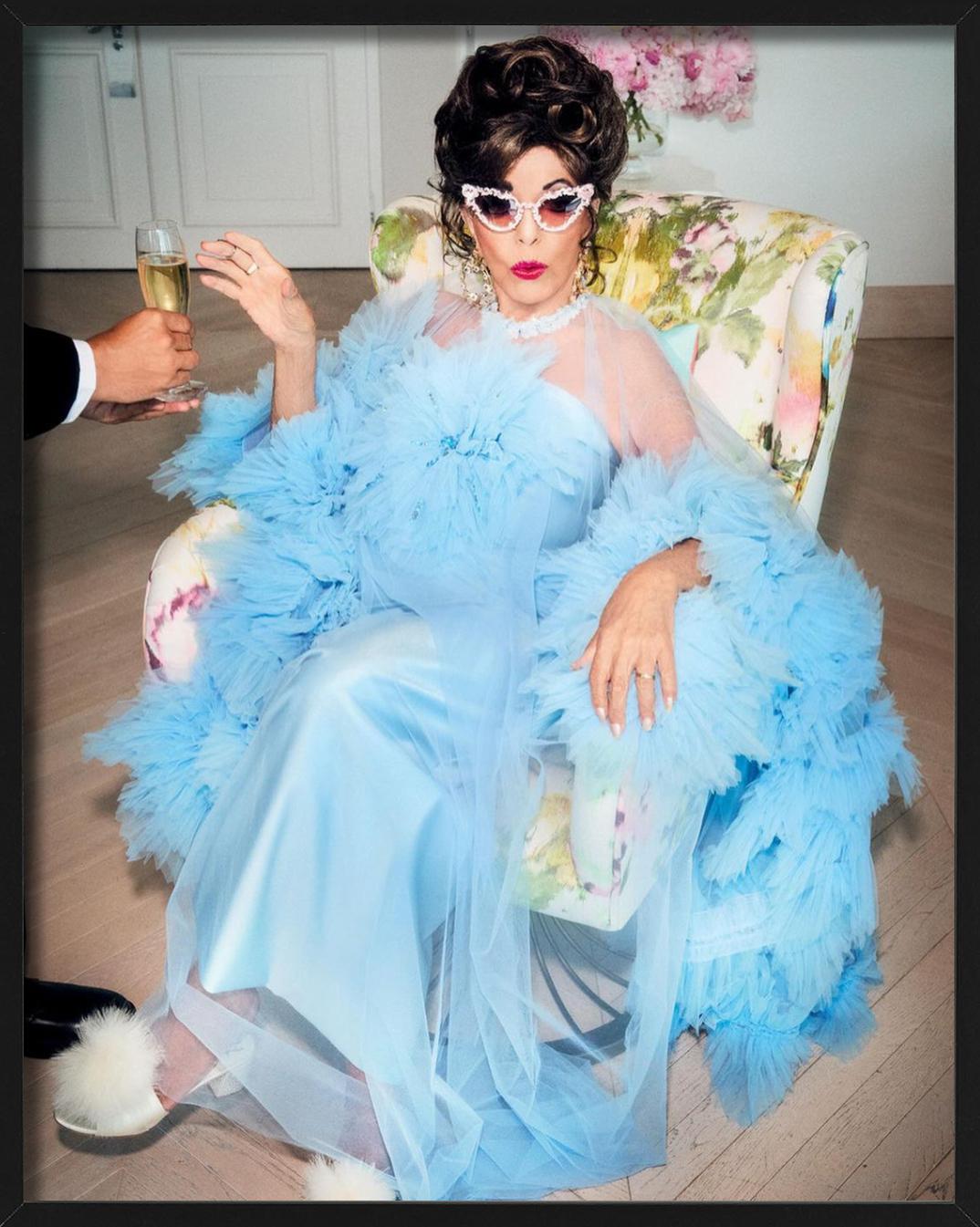 Harpers Bazaar Arabia, Joan Collins, photographie d'art en vente 1