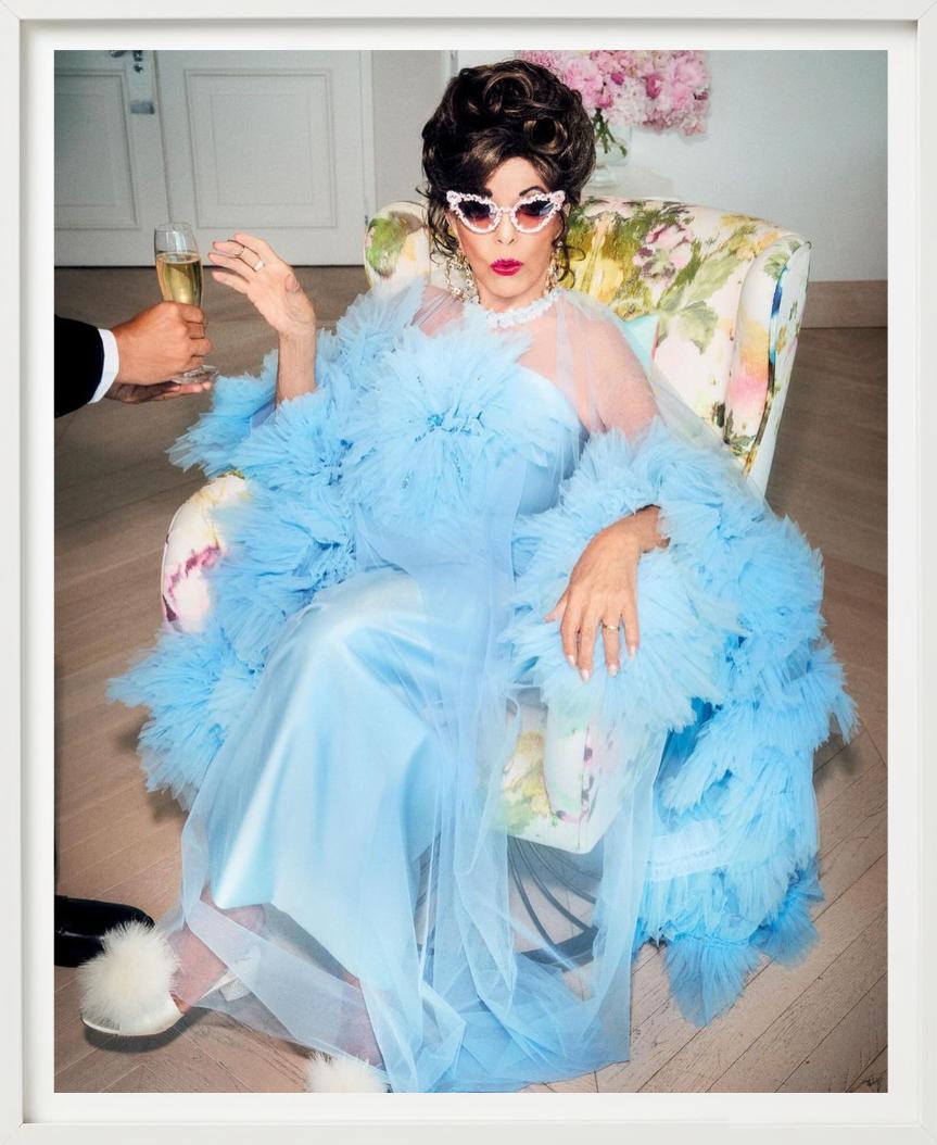 Harpers Bazaar Arabia, Joan Collins, photographie d'art en vente 2