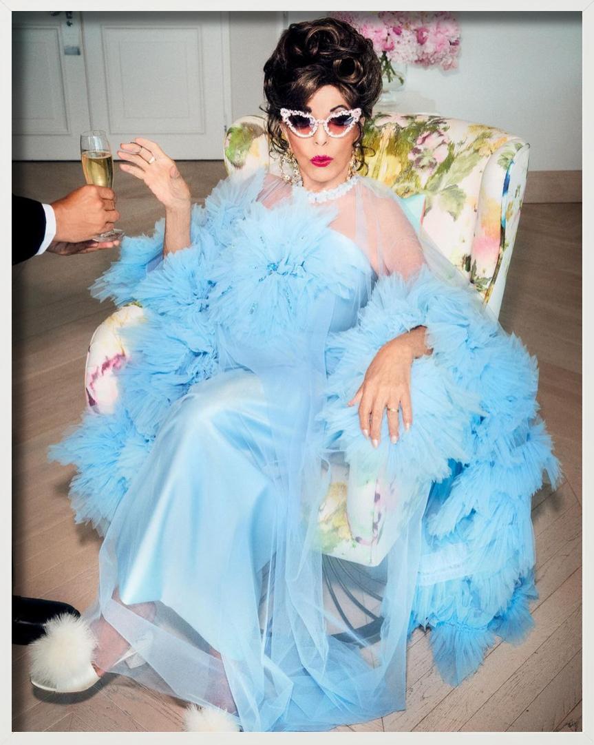 Harpers Bazaar Arabia, Joan Collins, photographie d'art en vente 4