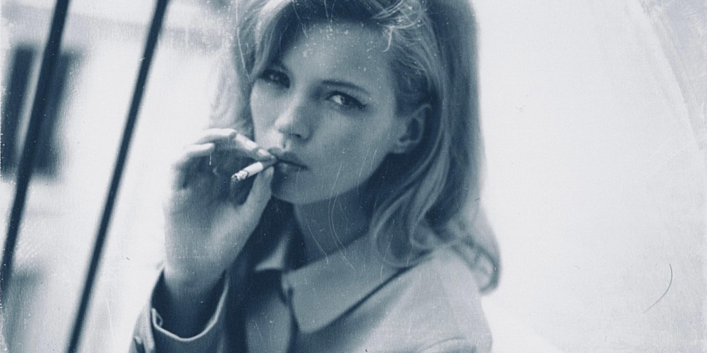 Kate Moss, Paris (Grau), Black and White Photograph, von Ellen von Unwerth