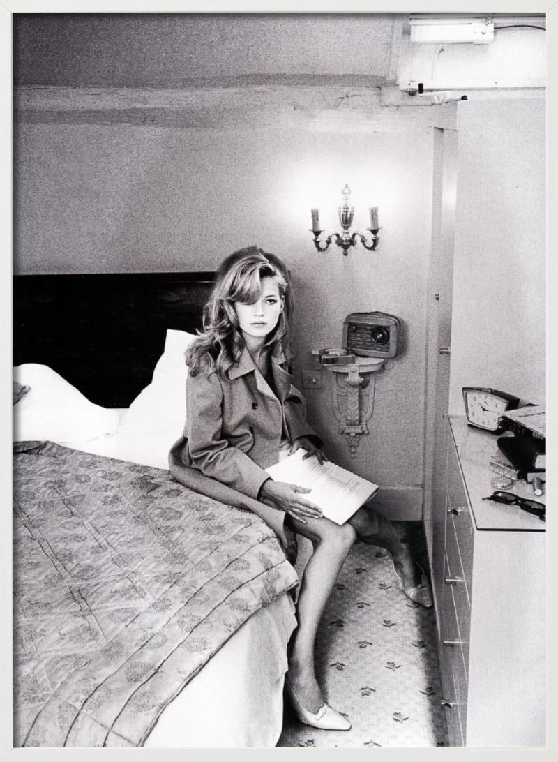 Kate Moss, Lesen, US Vogue, Kunstfotografie, Kunstfotografie im Angebot 2