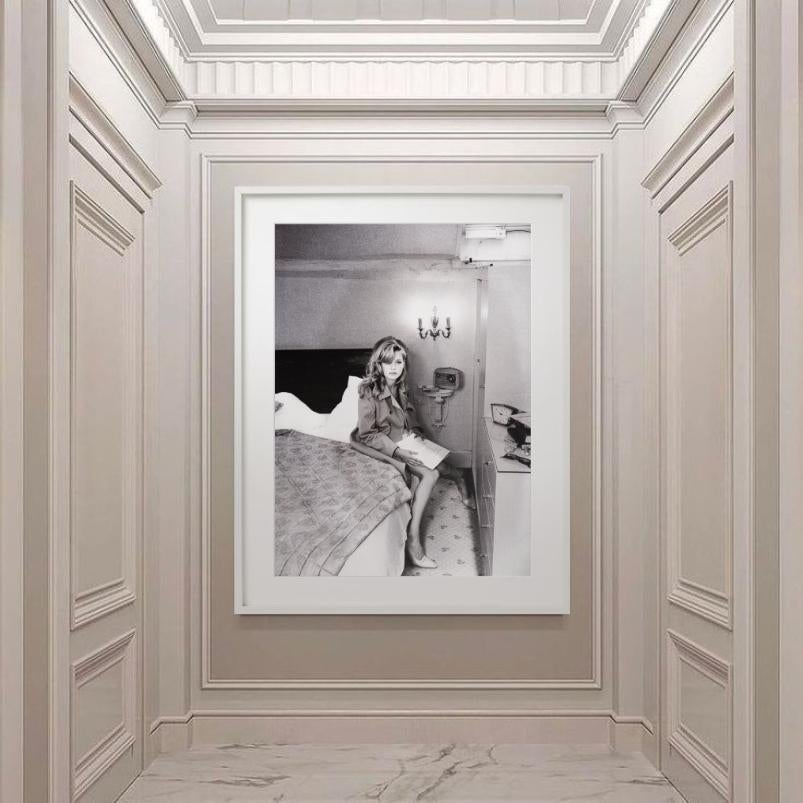 Kate Moss, Lesen, US Vogue, Kunstfotografie, Kunstfotografie im Angebot 3