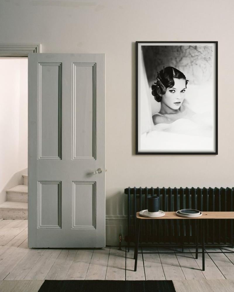 Kate Moss, in einem Badeanzug, Kunstfotografie (Zeitgenössisch), Photograph, von Ellen von Unwerth