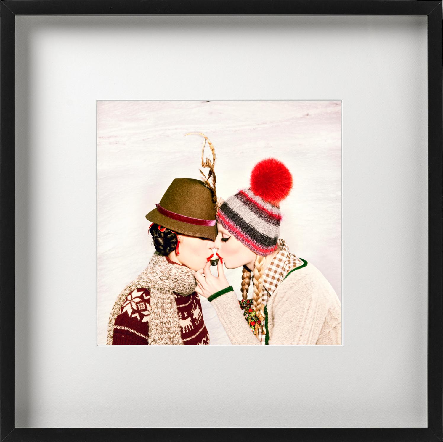 Kisses - Heimat, Fine Art Photography, 2015 - Beige Color Photograph par Ellen von Unwerth