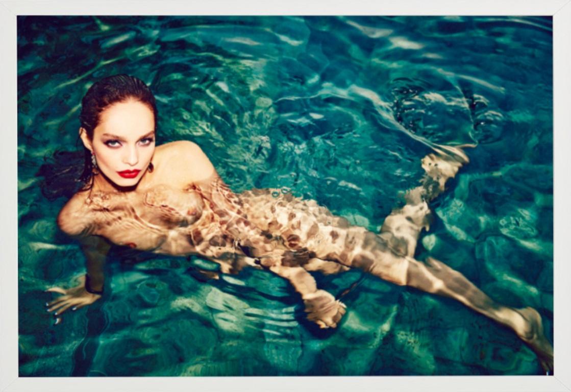 Luma Grothe for Vogue Brasil - nude model swimming underwater in blue sea For Sale 2