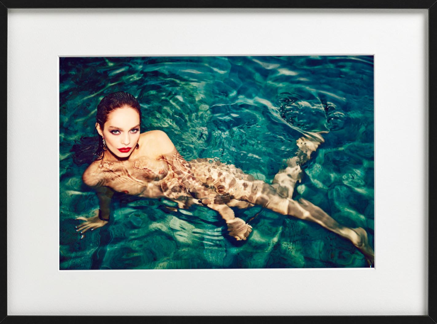 Luma Grothe for Vogue Brasil - nude model swimming underwater in blue sea For Sale 3