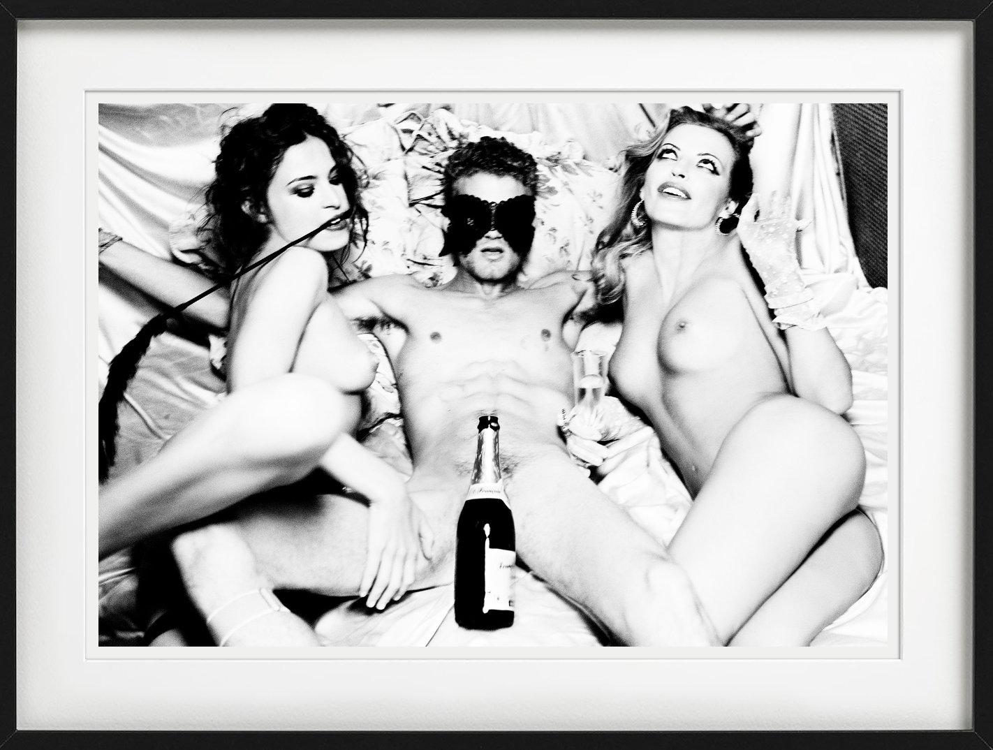 N° 81, L'histoire d'Olga, photographie d'art, 2010-12 - Photograph de Ellen von Unwerth
