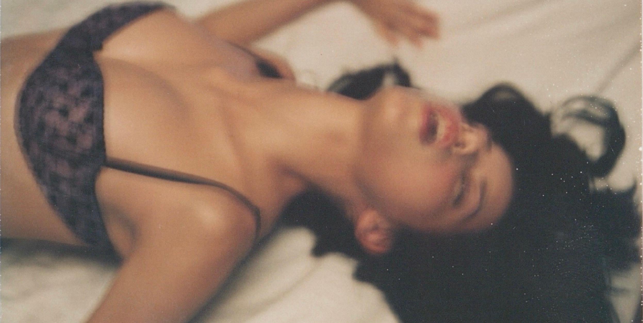 Ausgelassen, Adriana Lima für das New York Times Magazine (Beige), Color Photograph, von Ellen von Unwerth