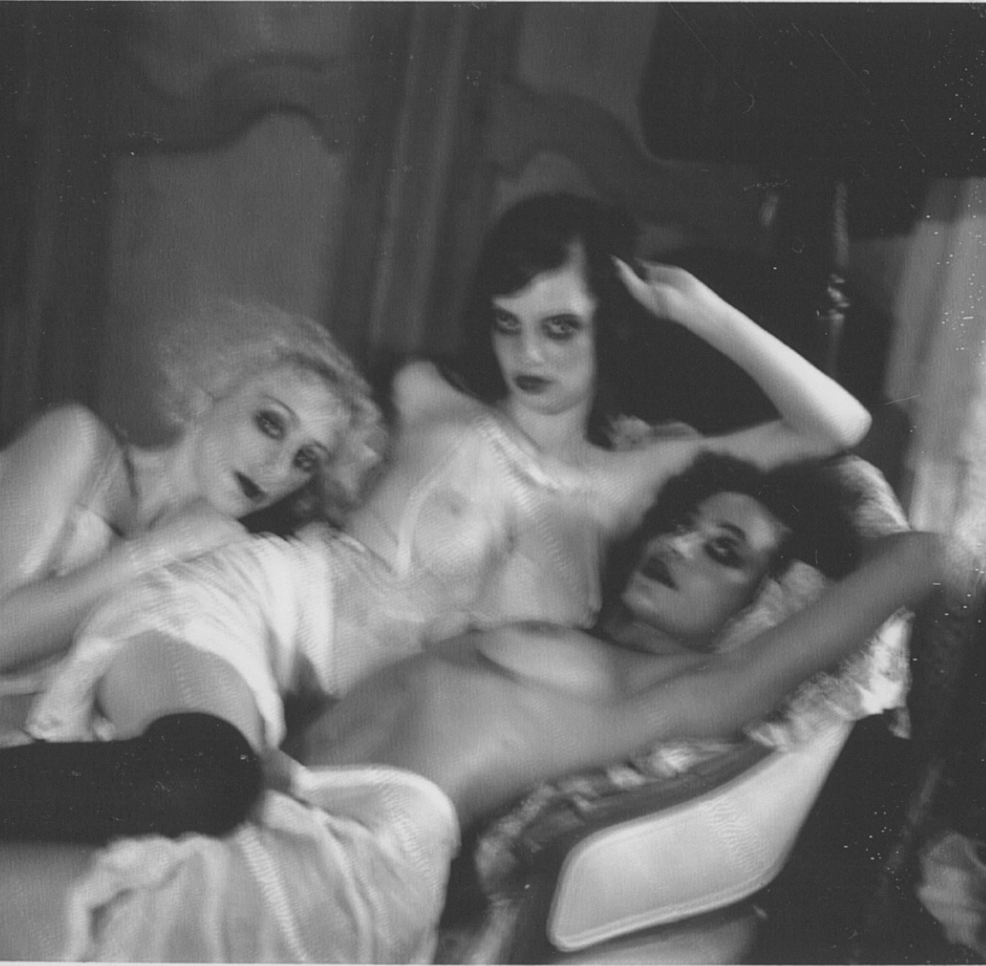 Schwesternschaft, New Orleans (Zeitgenössisch), Photograph, von Ellen von Unwerth