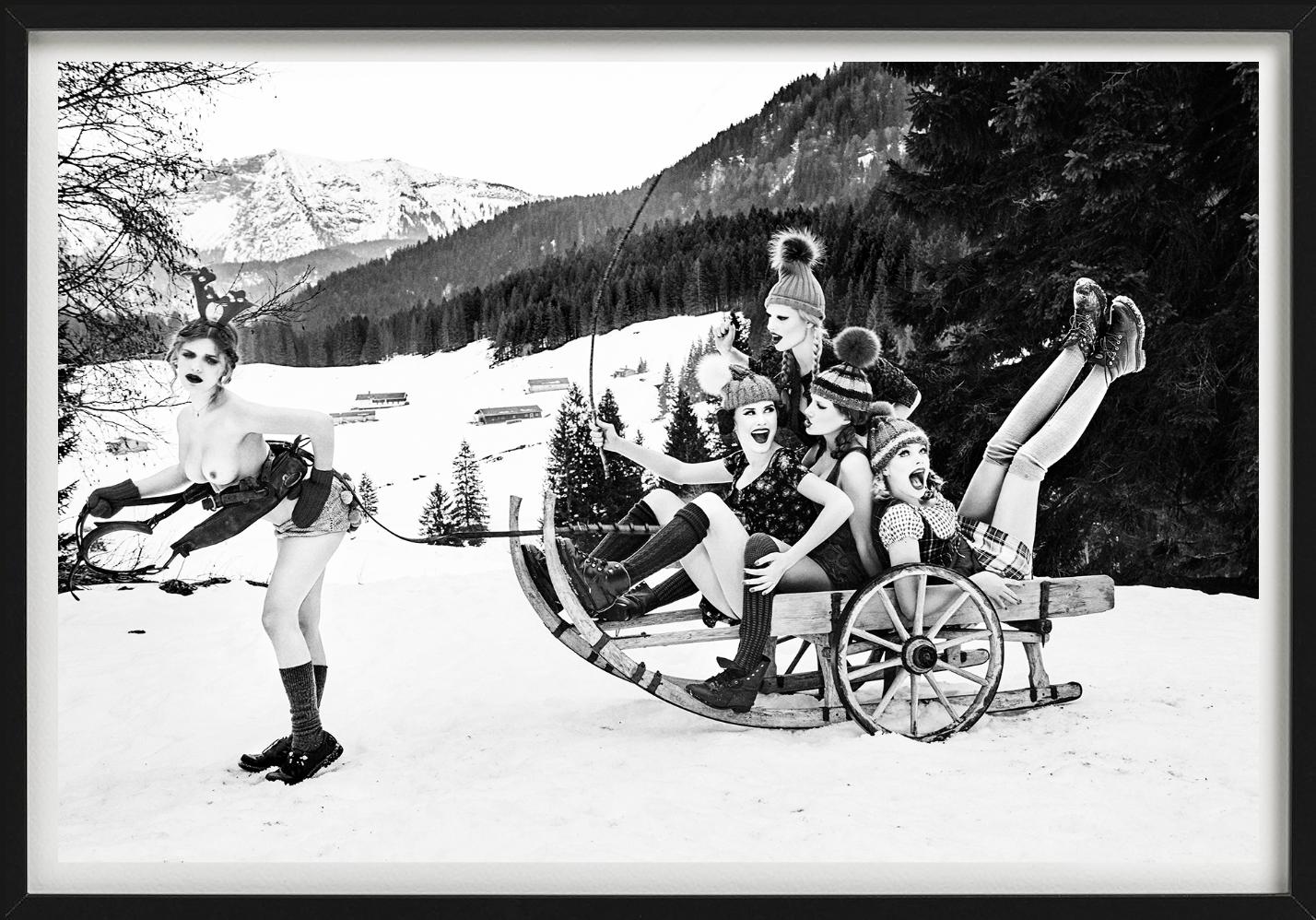 Verschneiter Schlitten, fotografiert von Ellen von Unwerth für ihre 