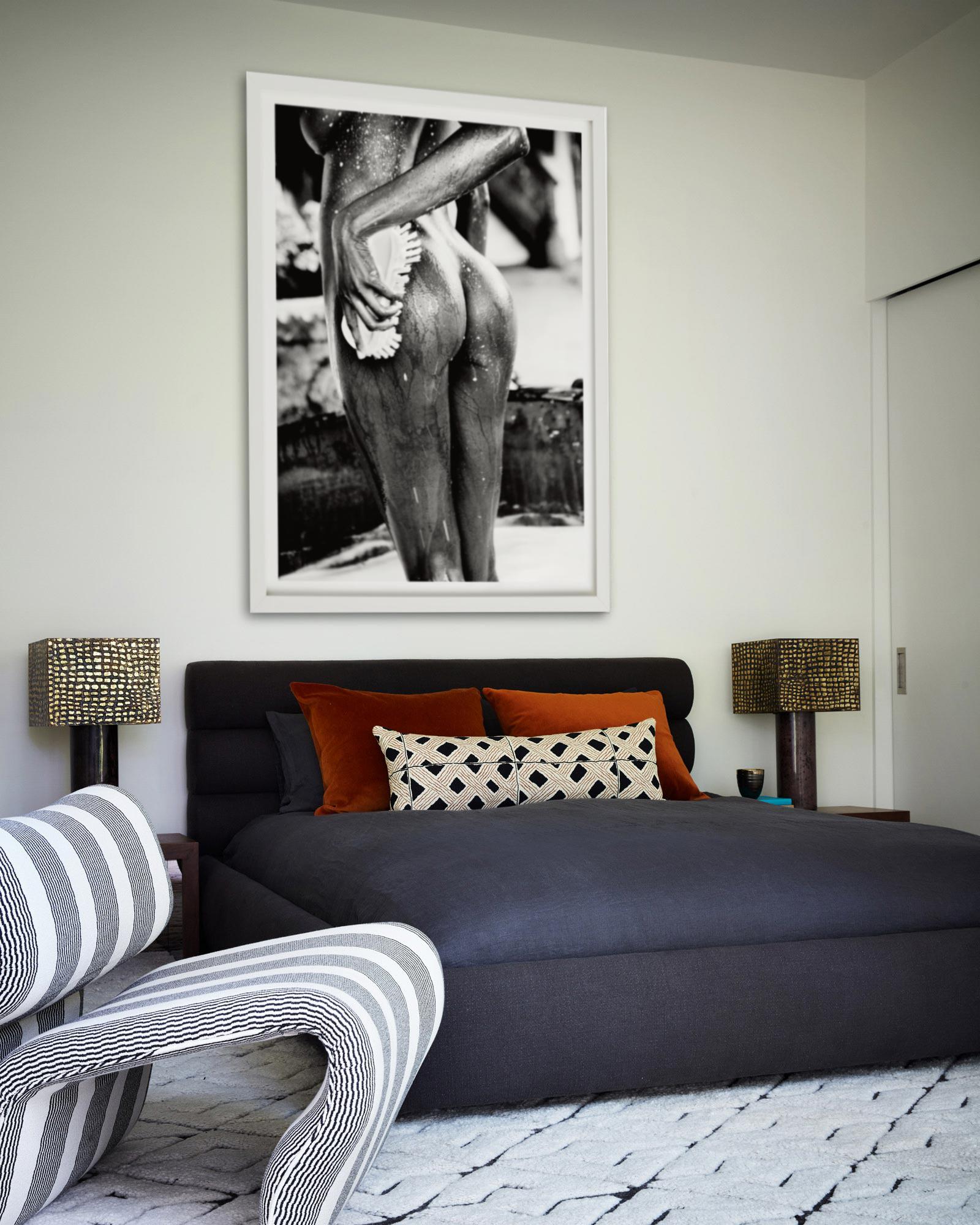 Squeeze & Shape from Heimat - nude Model washing herself, fine art photography For Sale 2