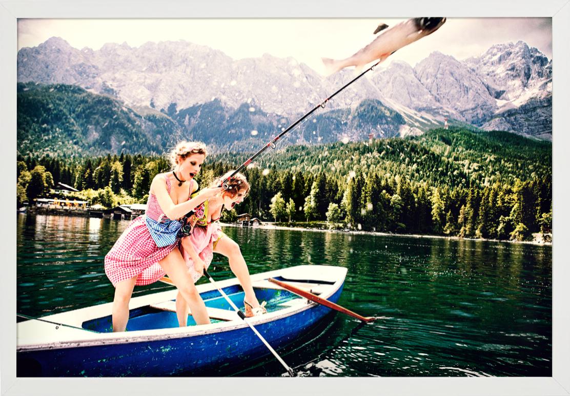 The Big Catch - Due modelle in Dirndl che pescano, Fotografia Fine Art, 2015 - Photograph Contemporaneo di Ellen von Unwerth