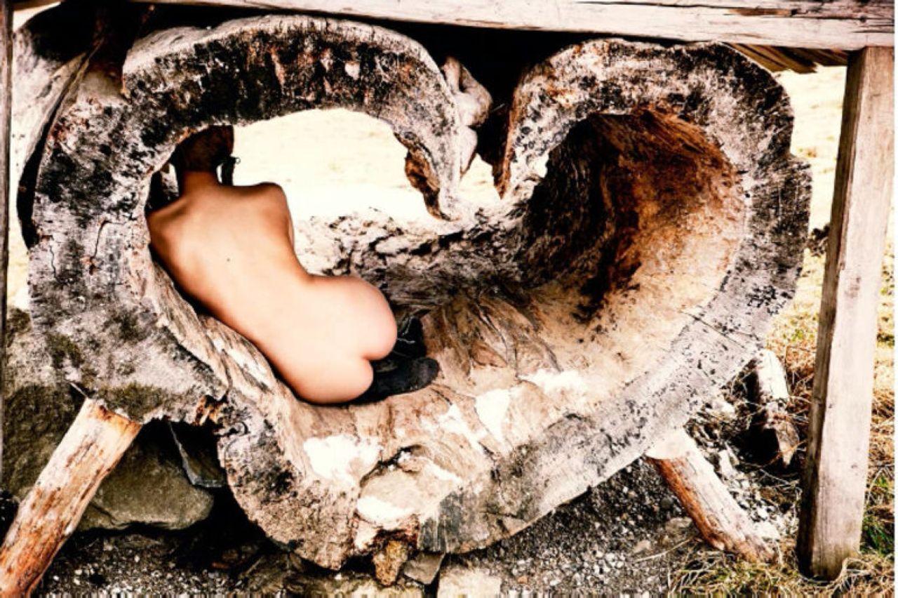 Ellen von Unwerth Nude Photograph - Tree of Love - nude model in a tree trunk