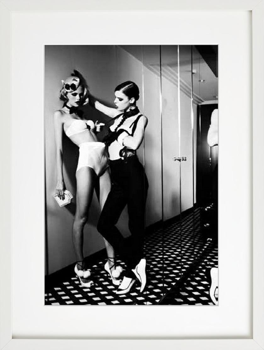 'Last Tango in Paris' - double seminude with mirror, fine art photography  - Photograph by Ellen von Unwerth