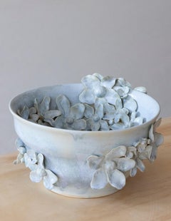 Ciotola di fiori in porcellana fatta a mano da Josie Cross, smalto blu, 12".