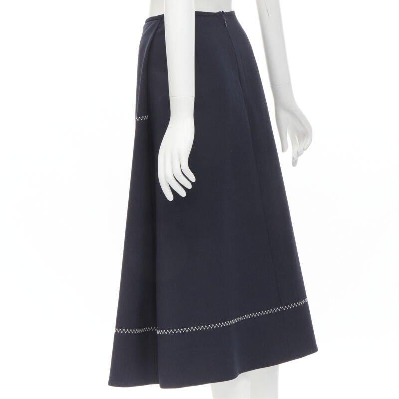 ELLERY Marineblauer Rock aus Polyester und Wolle mit weißem Kreuzmuster und ausgestelltem Rock US2 XS im Angebot 1
