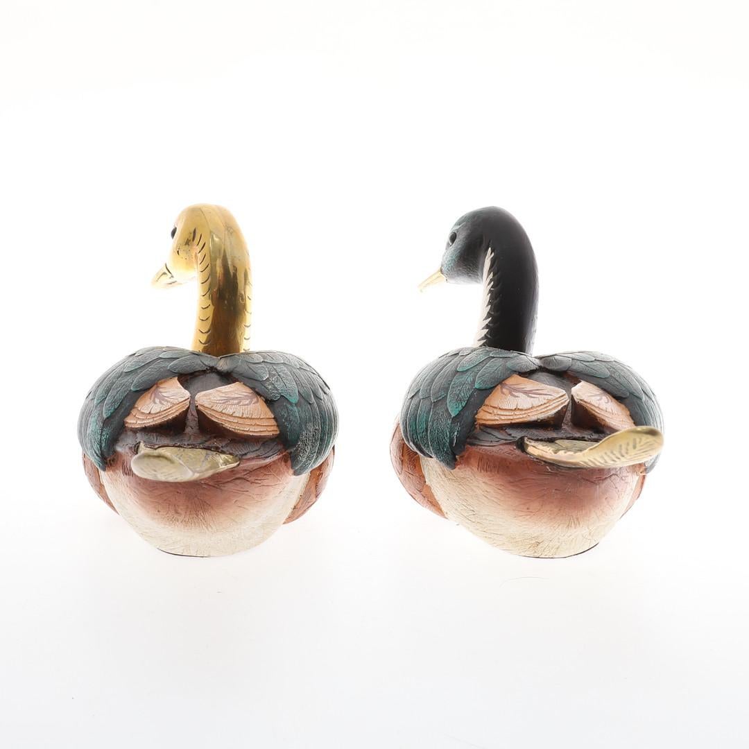 Zwei Enten (Beige), Figurative Sculpture, von Elli Malevolti