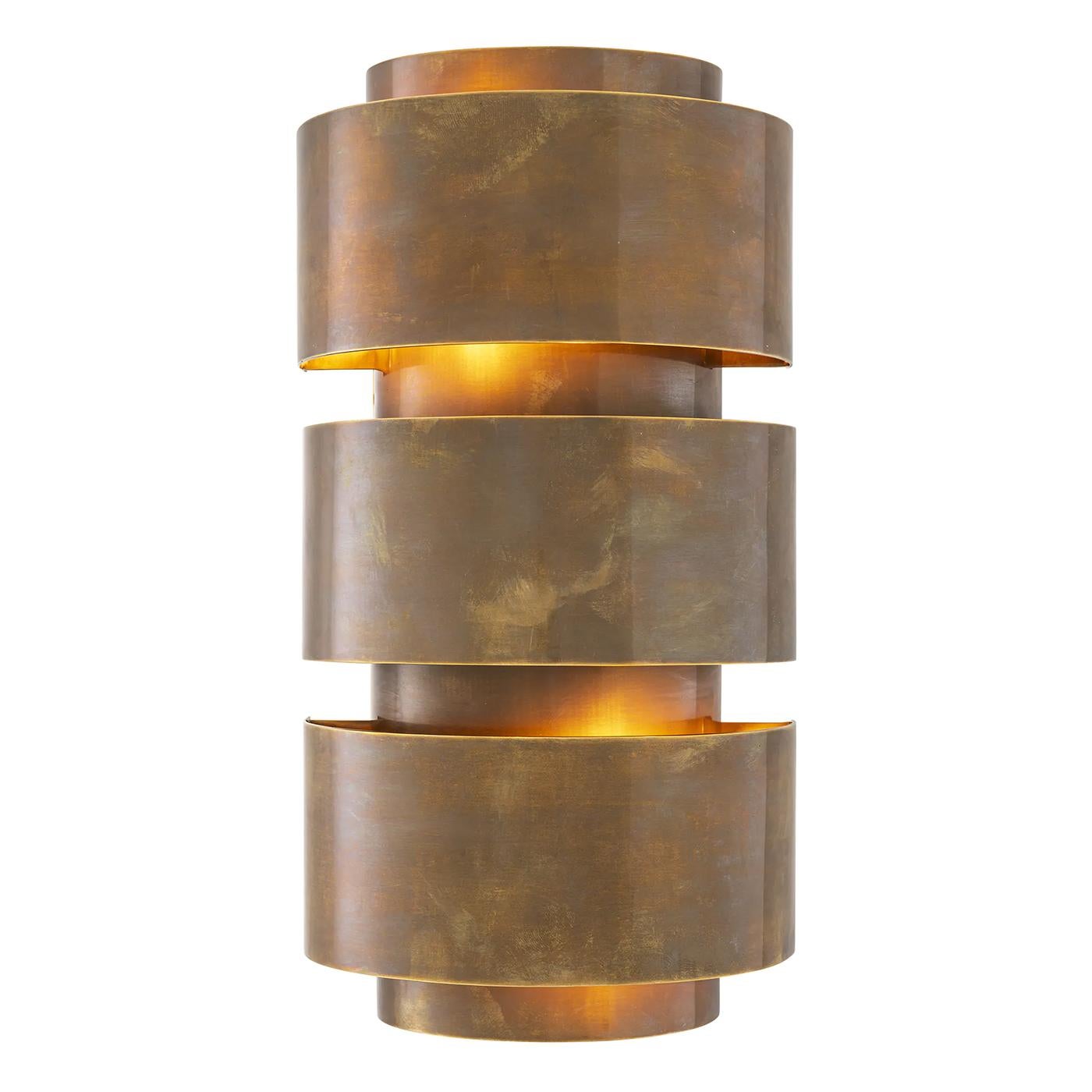 Wall lamp Ellias medium with all structure in solid brass,
2 bulbs, lamp holder type E14, max 25 watt, bulbs
not included.