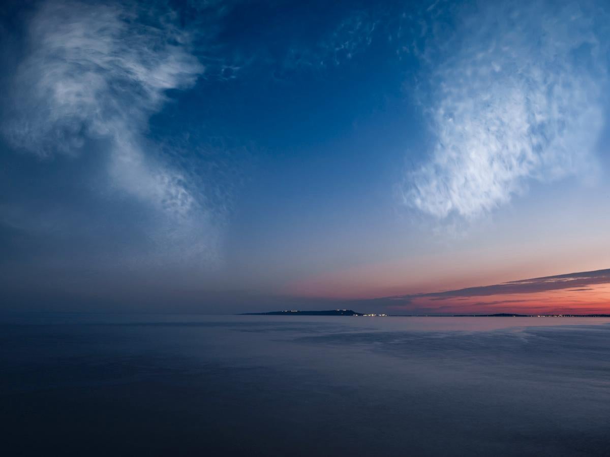 Flujo y reflujo 13, 2025 - Agua costera Cornualles Dorset Agua azul Resplandor del atardecer