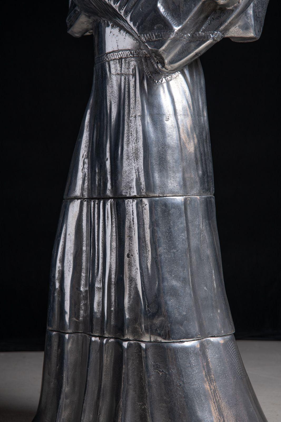 Escultura moderna de aluminio fundido de tamaño natural de Elliot Eames Saarinen titulada 