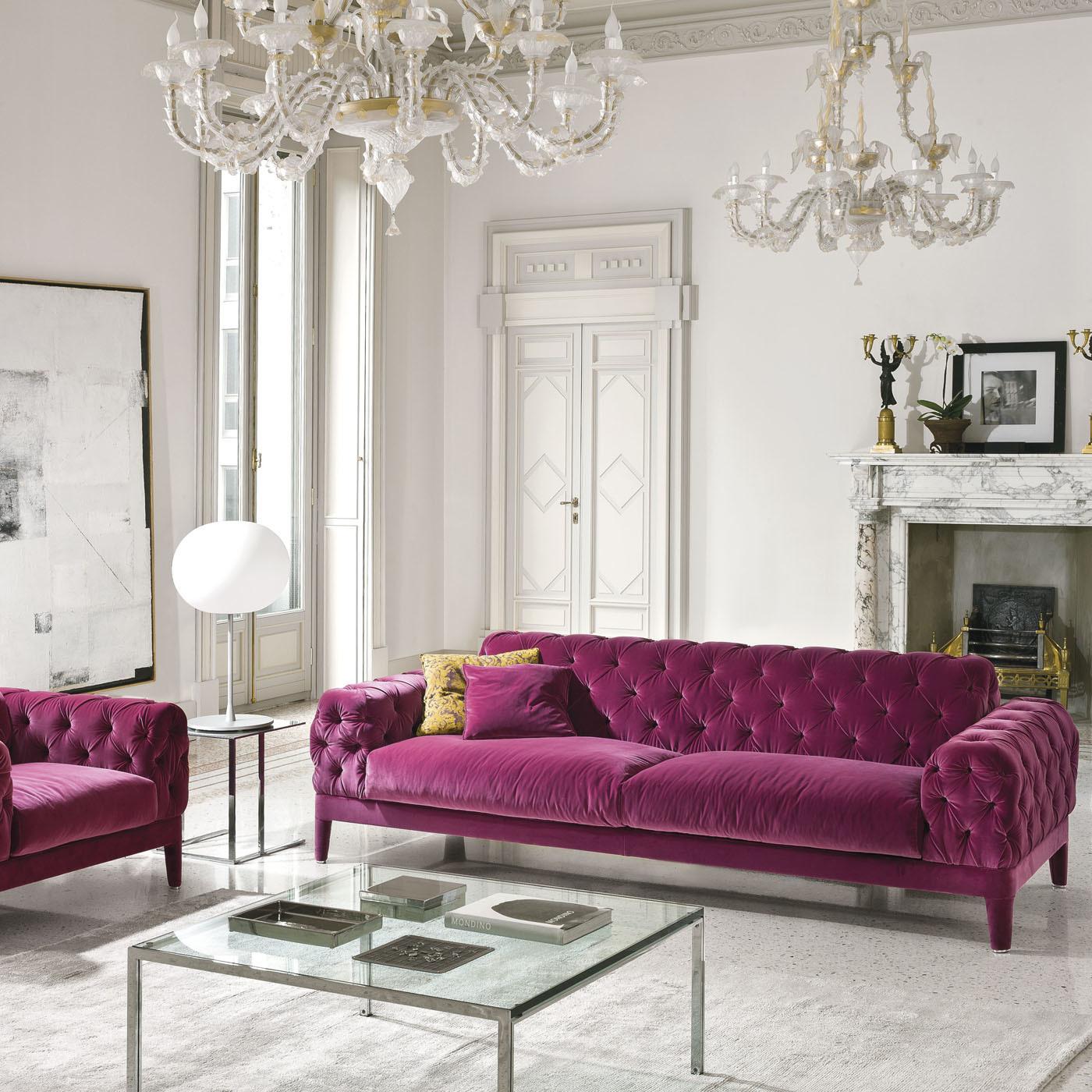 Elliot Fuchsiafarbenes getuftetes Sofa (Italienisch) im Angebot