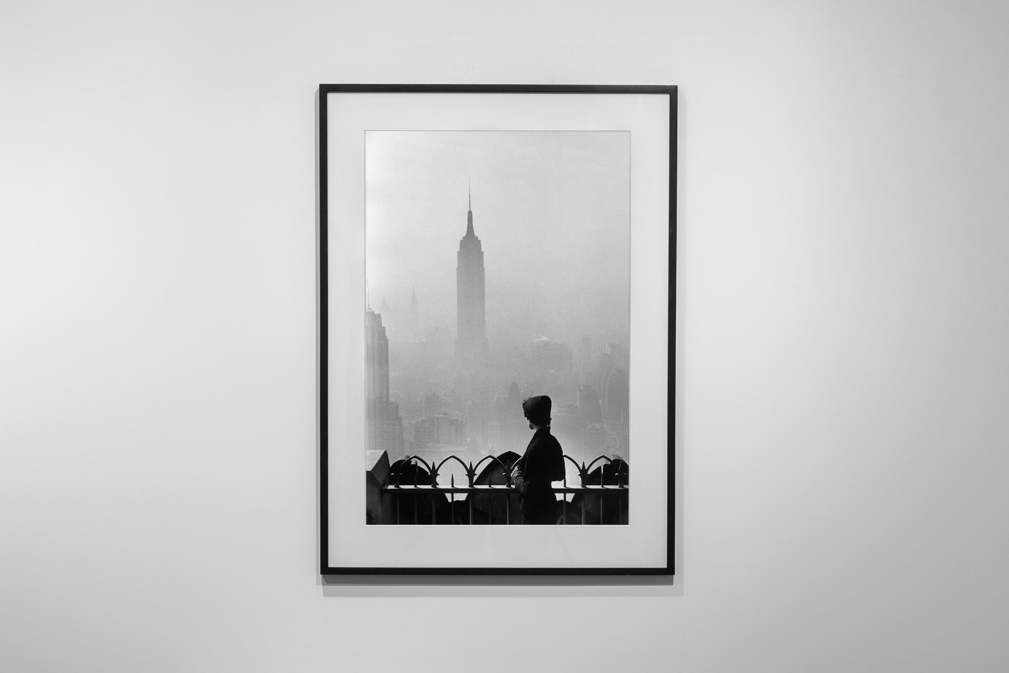 Empire State Building, New York City, 1955 - Elliott Erwitt in vendita 1
