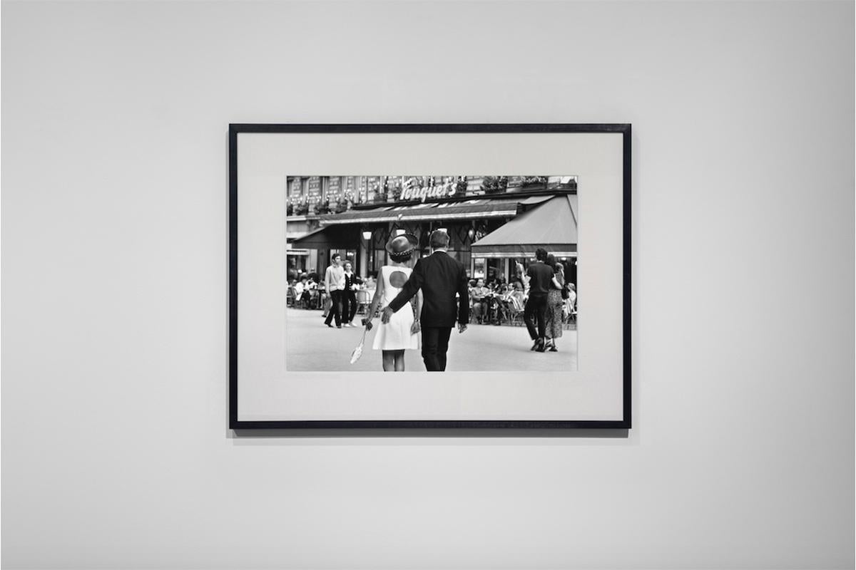 Paris, 1970 - Elliott Erwitt (Schwarz-Weiß-Fotografie) im Angebot 1