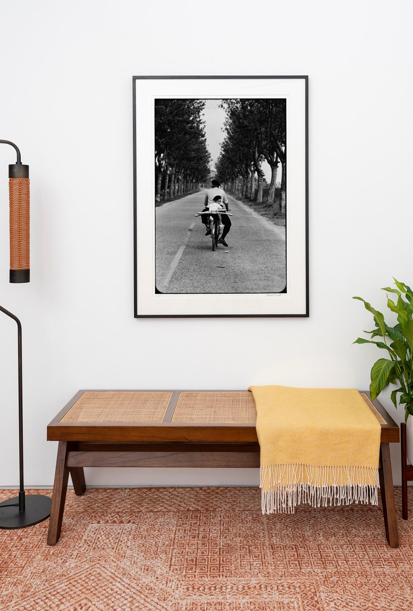 Provence, Frankreich, 1955 - Elliott Erwitt (Schwarz-Weiß-Fotografie) im Angebot 1
