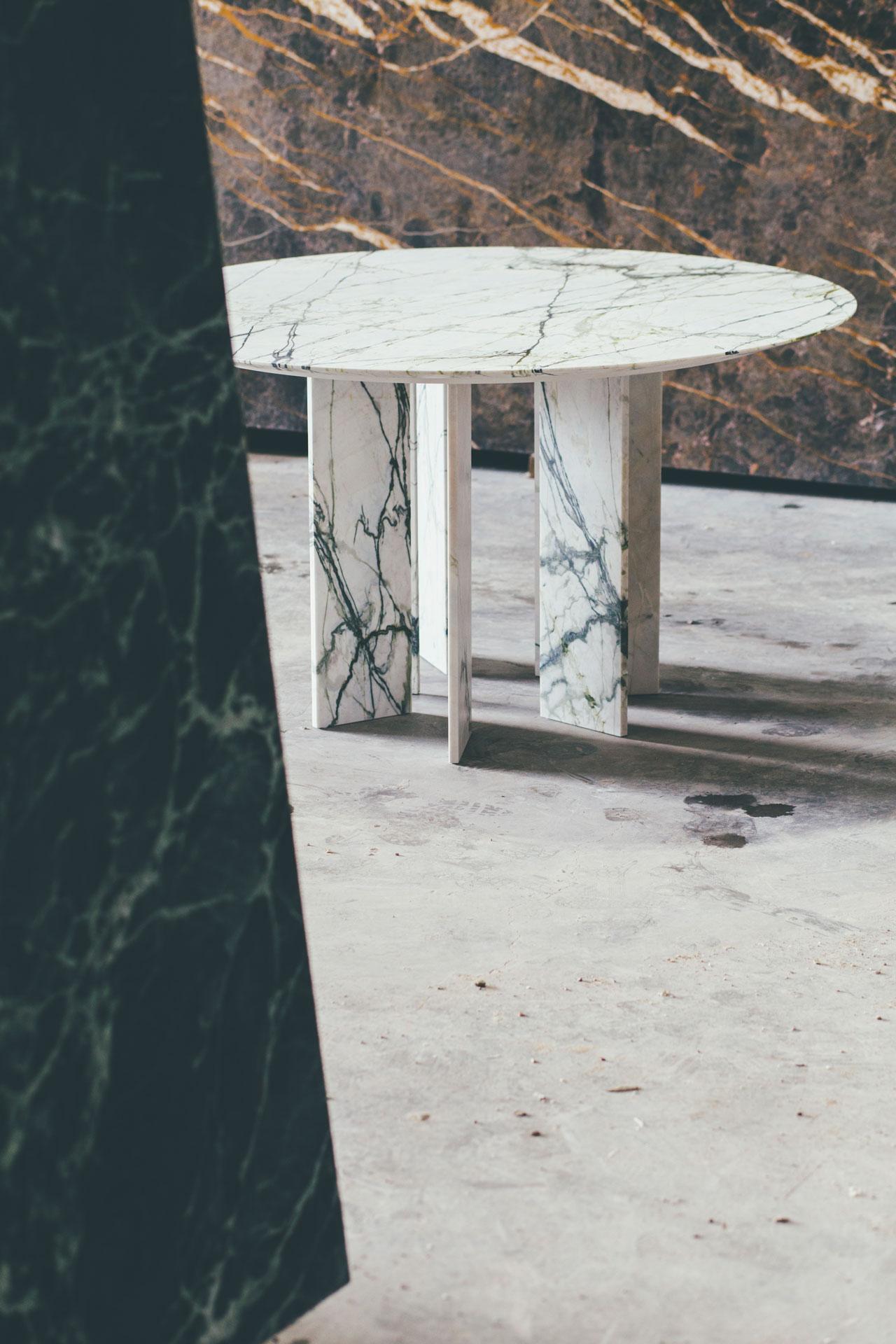 Mesa de comedor elíptica ovalada contemporánea de mármol, Bélgica, Pieza de colección Siglo XXI y contemporáneo en venta