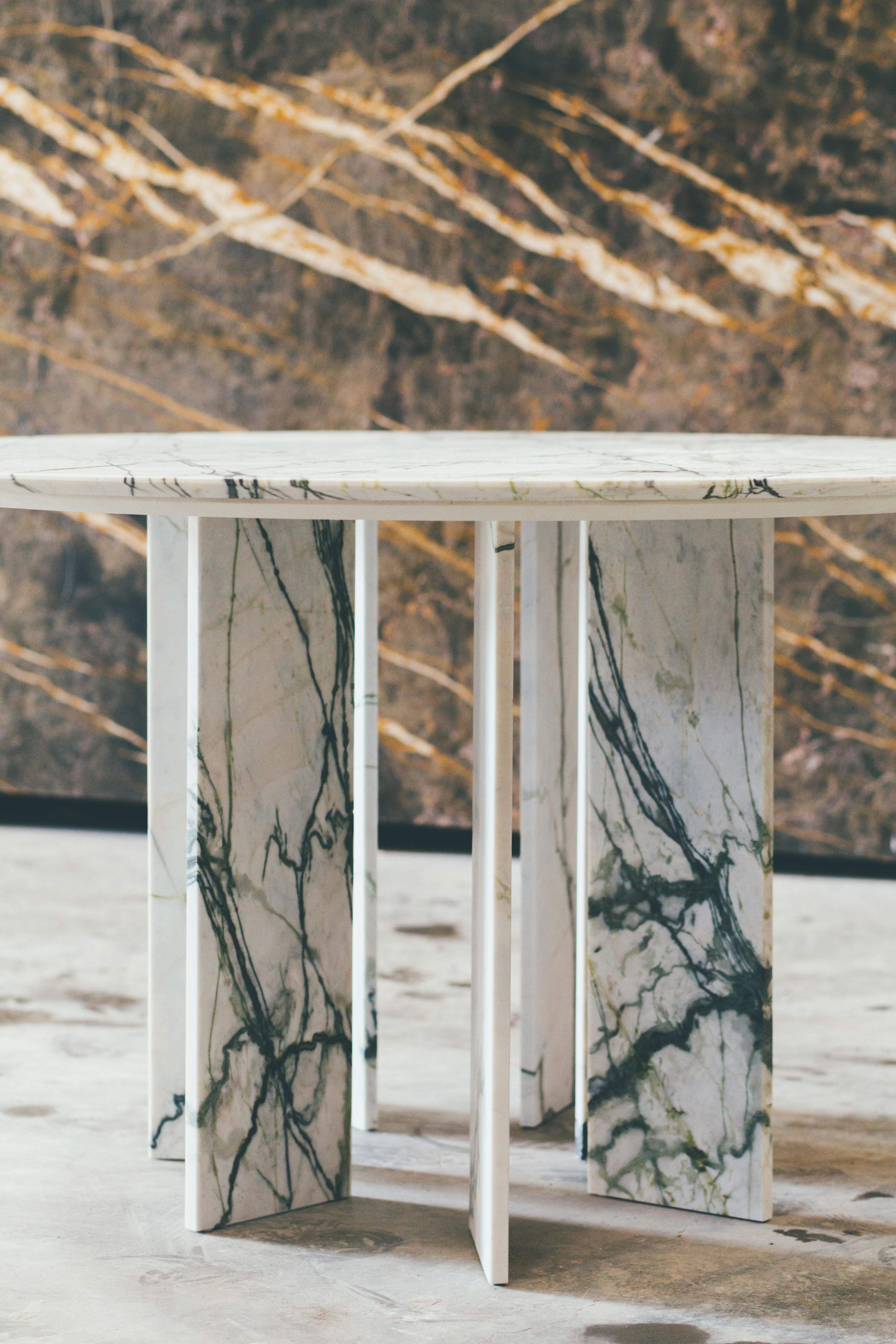 Marbre Table de salle à manger contemporaine ovale ellipse en marbre, 7 pieds, design belge en vente