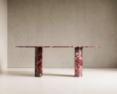Ellipse Burgunder Marmortisch, Ellipsentischplatte aus rotem Marmor mit monolithischen Füßen