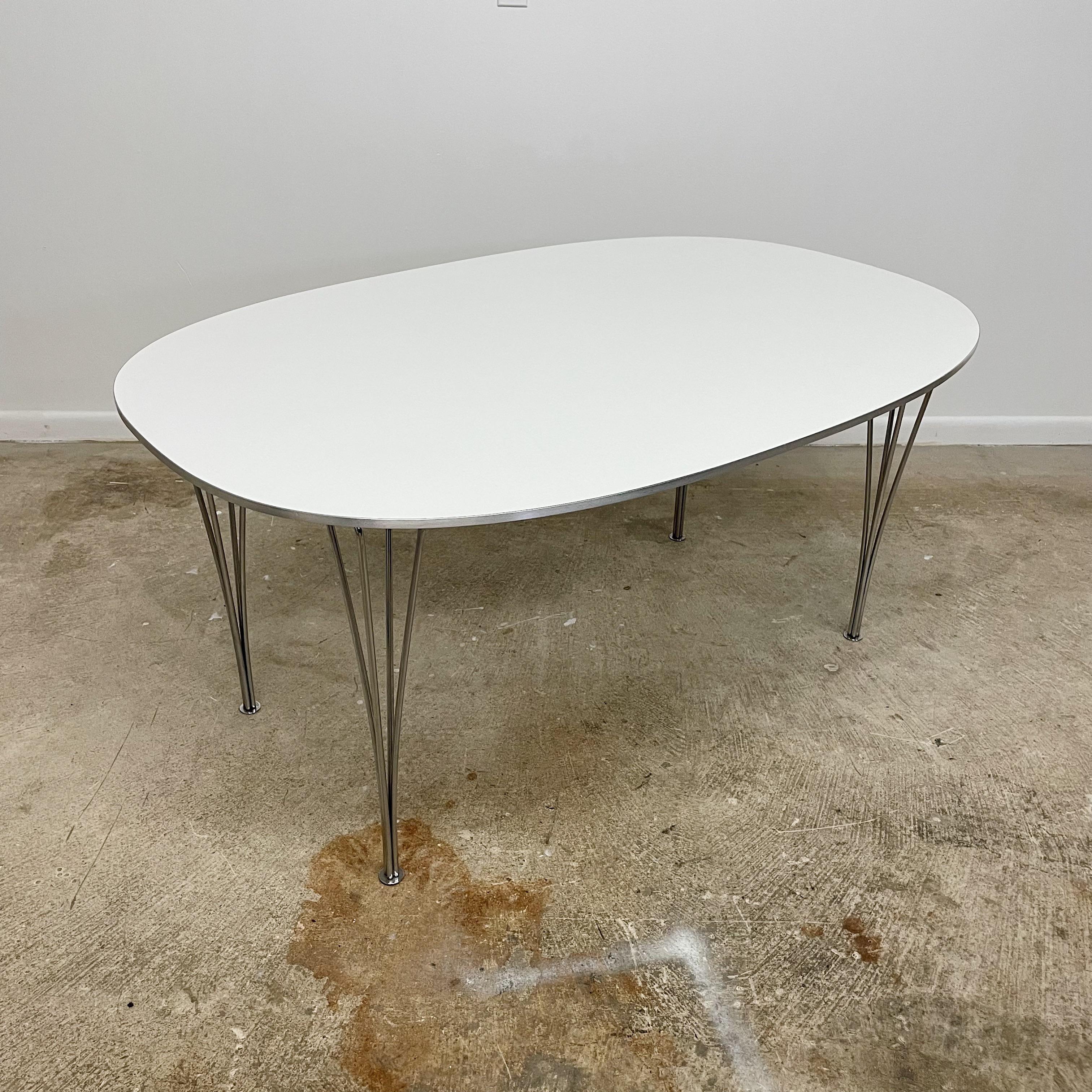 Mid-Century Modern Table de salle à manger en stratifié Ellipse de Piet Hein pour Fritz Hansen, 1986