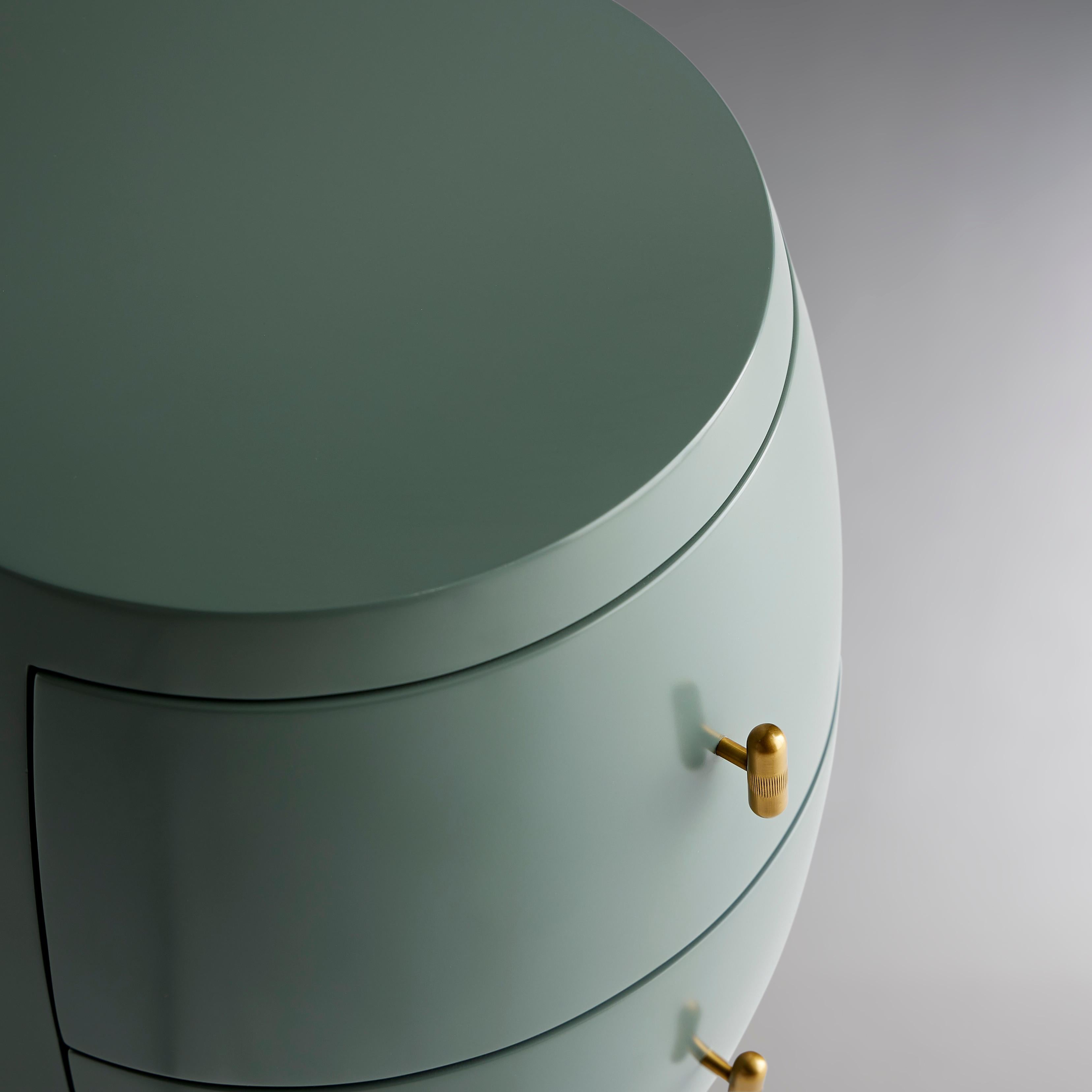 Ellipse Side Table In New Condition For Sale In Dallas, TX