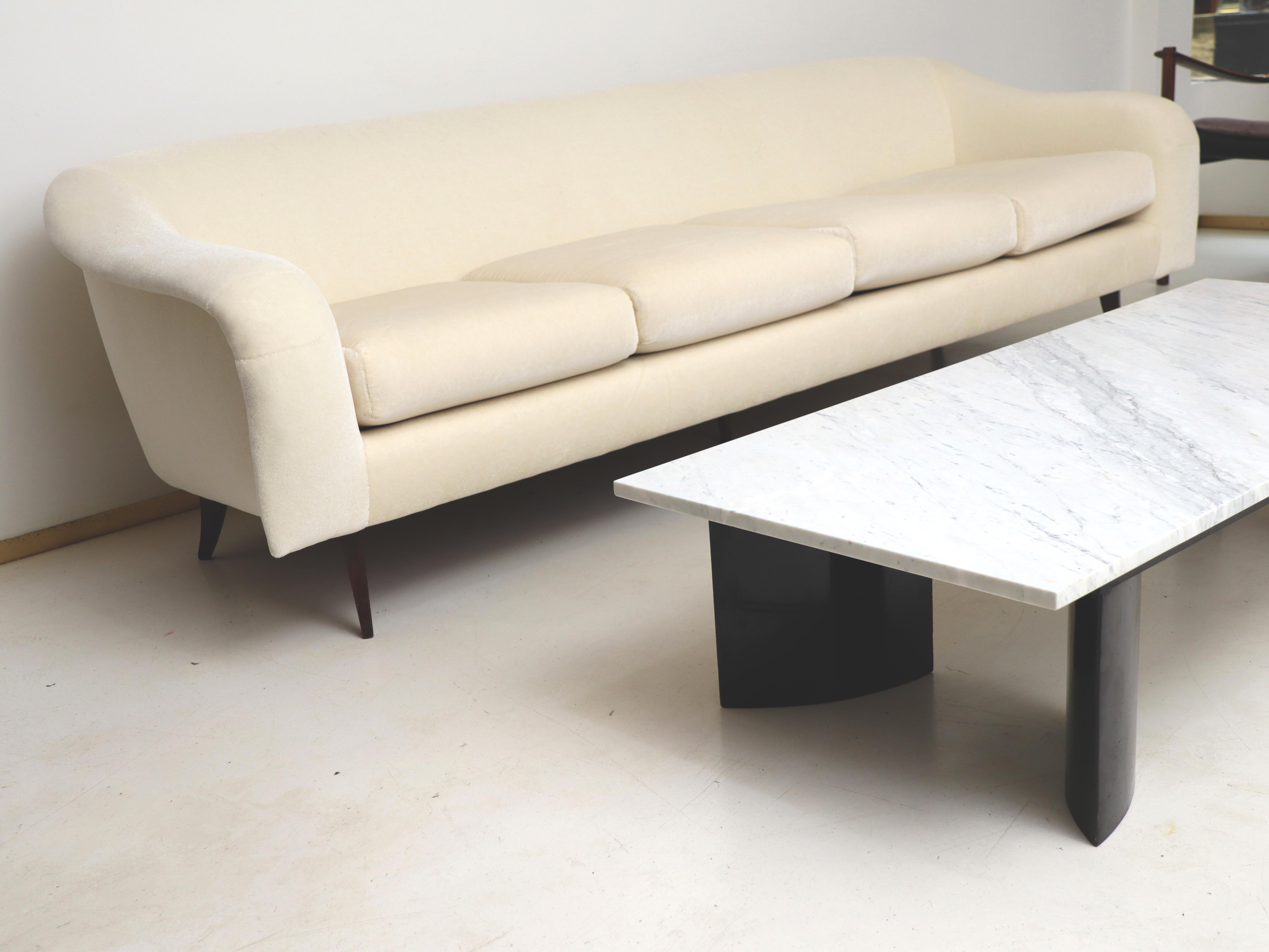 Elliptical Feet Coffee Table by Joaquim Tenreiro For Sale 2