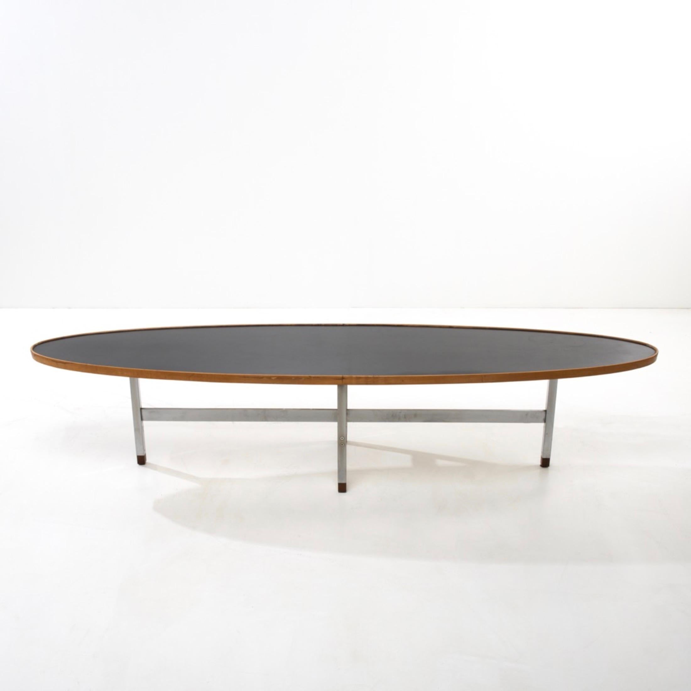 Mid-Century Modern Elliptical coffee table by Edward Wormley for Dunbar For Sale
