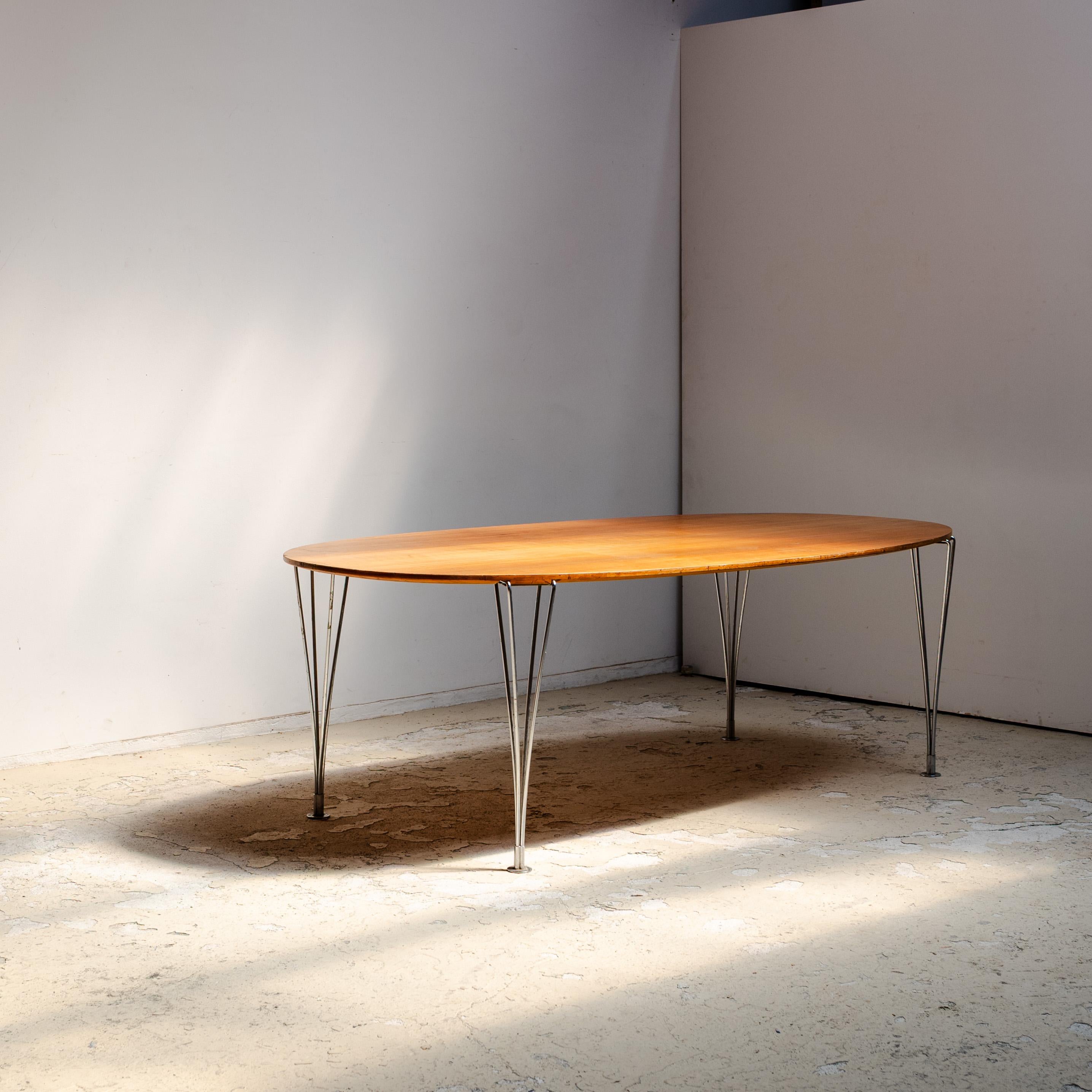 Elliptical Dining Table by Piet Hein & Bruno Mathsson, 1990s In Good Condition For Sale In Tokyo, Tokyo