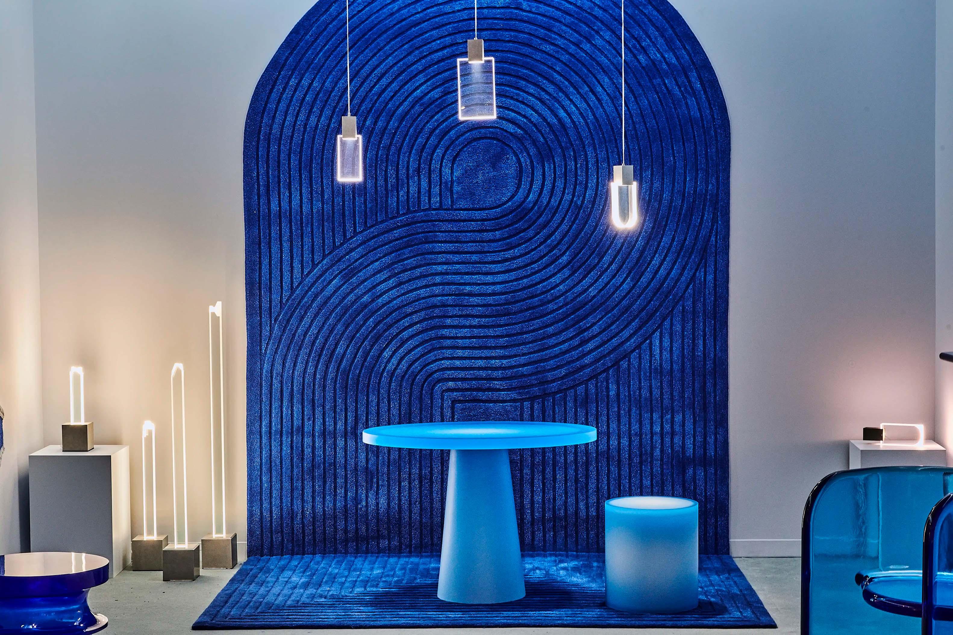 Elliptical Epoxy Resin Contemporary Breakfast Table in Gradient Blue by Facture In New Condition For Sale In New York, NY