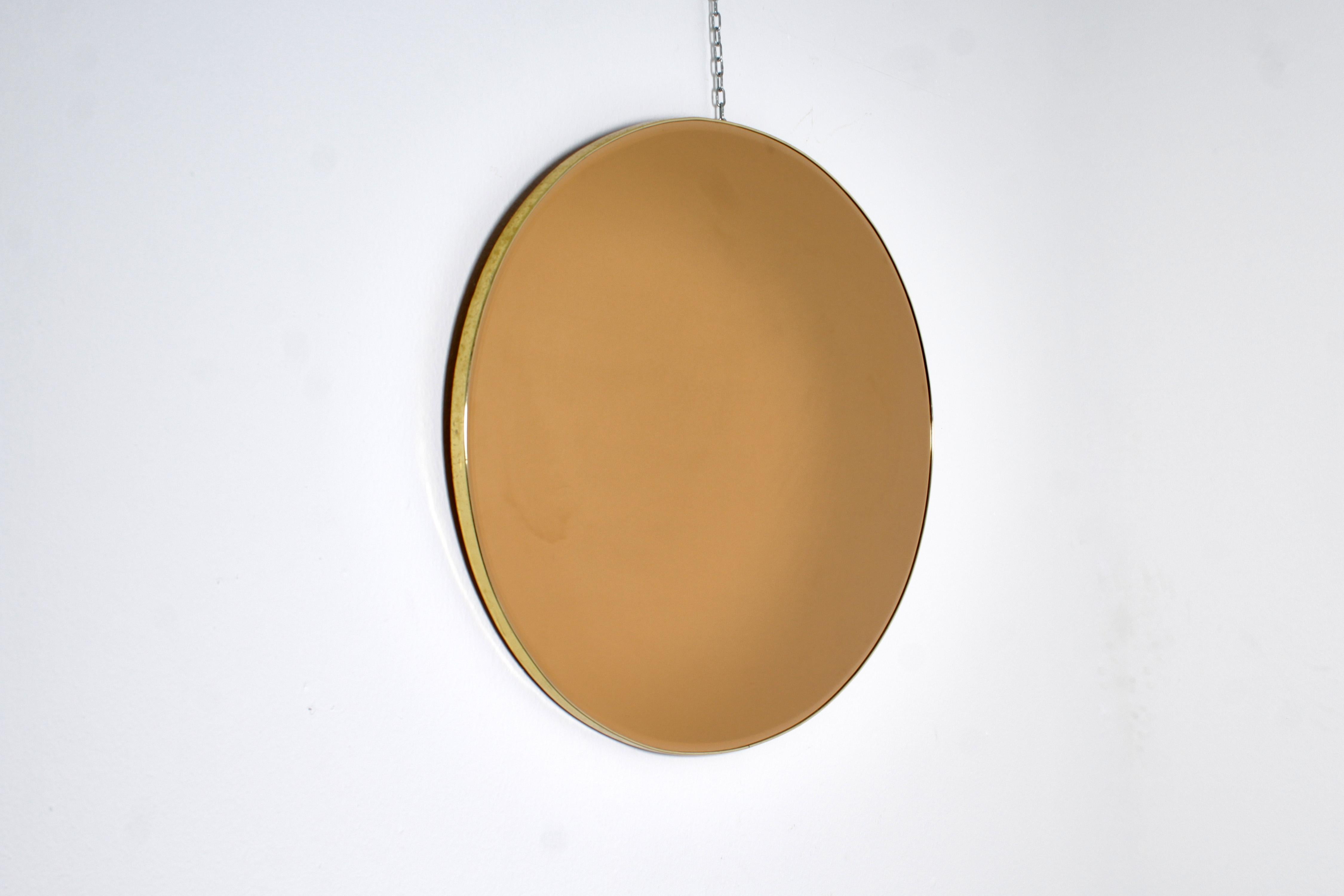 italien Miroir mural elliptique doré avec cadre en aluminium doré Italie, années 60 en vente