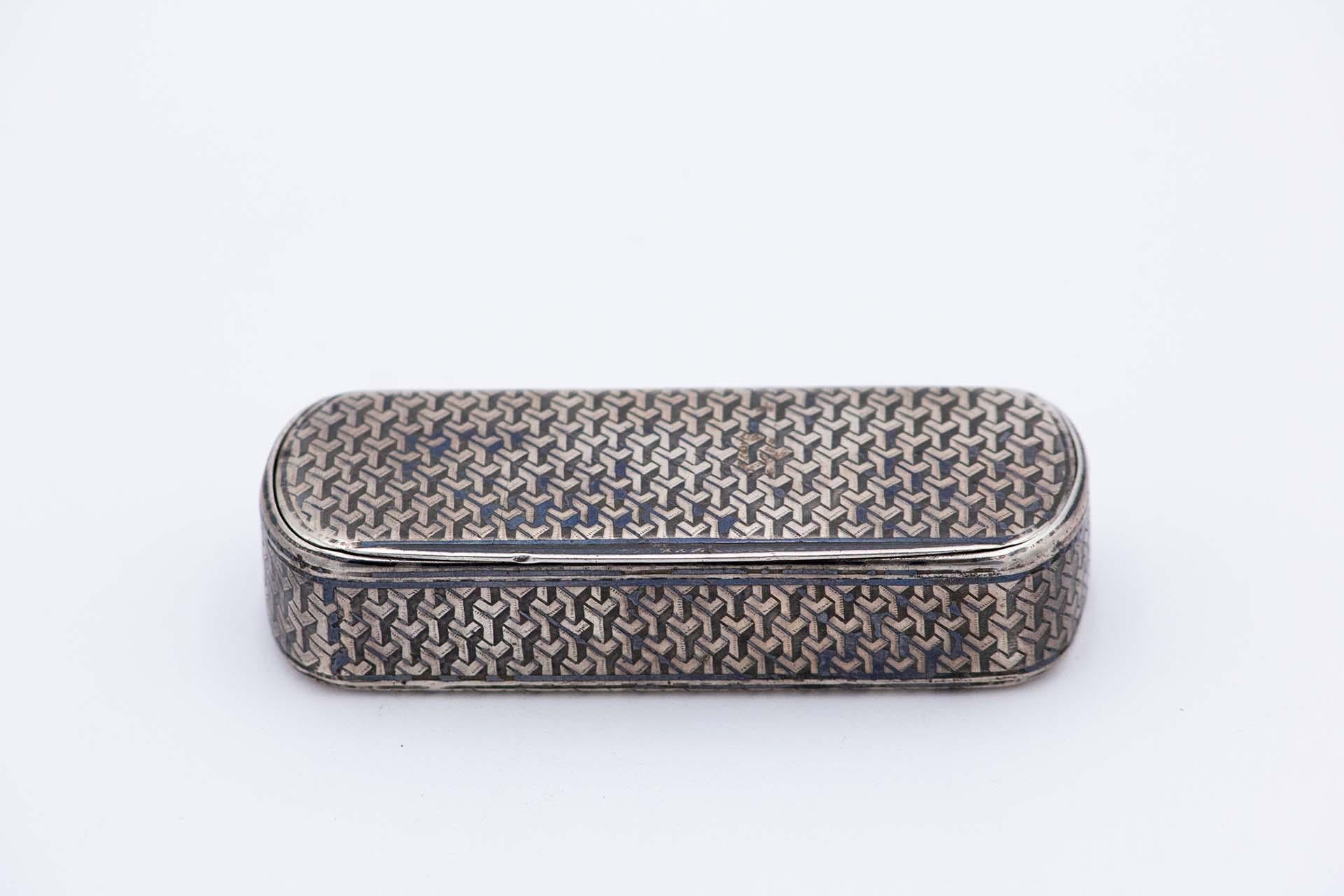 European Elliptical shaped nickel silver snuff box For Sale